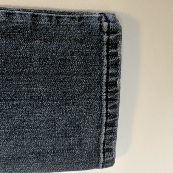 BCBG MaxAzria Straight leg jean size 30 - Picture 7 of 13